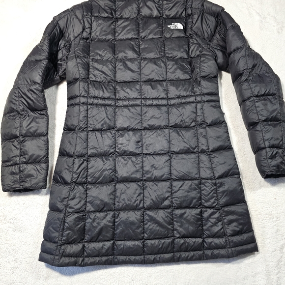 The North Face Women's Black Puffer Coat - Picture 13 of 16